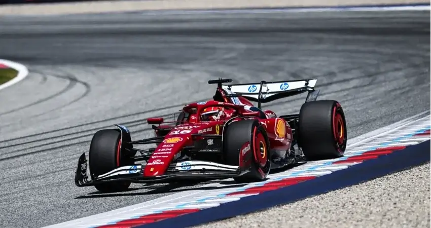 Шарль Леклер разочарован темпом Ferrari