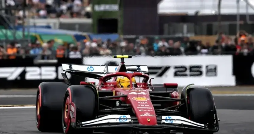 Льюис Хэмилтон нацелен на подиум Ferrari в Сильверстоуне