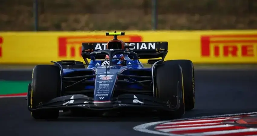 Карлос Сайнс раскрывает слабые стороны Williams FW47 в сравнении с Ferrari