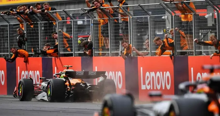 Гран-при Венгрии 2025 года стал знаковым событием для команды McLaren