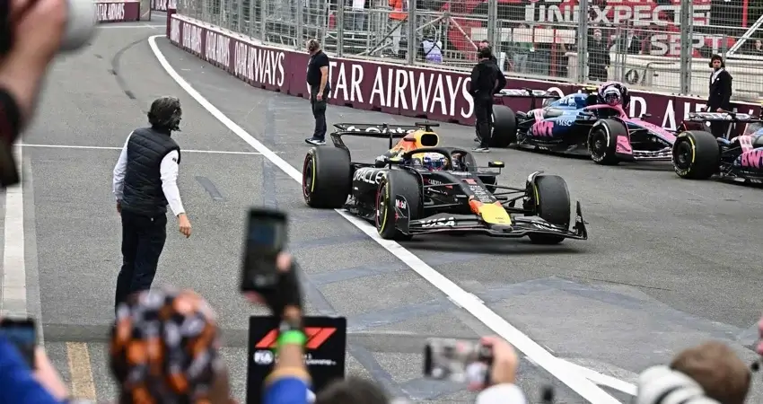 Радиопереговоры. Ферстаппен потерял время в Азербайджане из-за Гасли