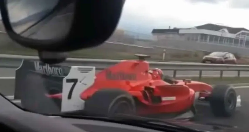 Видео. Чешская полиция задержала водителя болида GP2 в стиле Ferrari на трассе