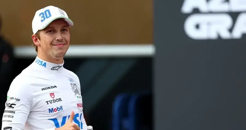 Лиам Лоусон поддел Юки Цуноду после гонки в Баку