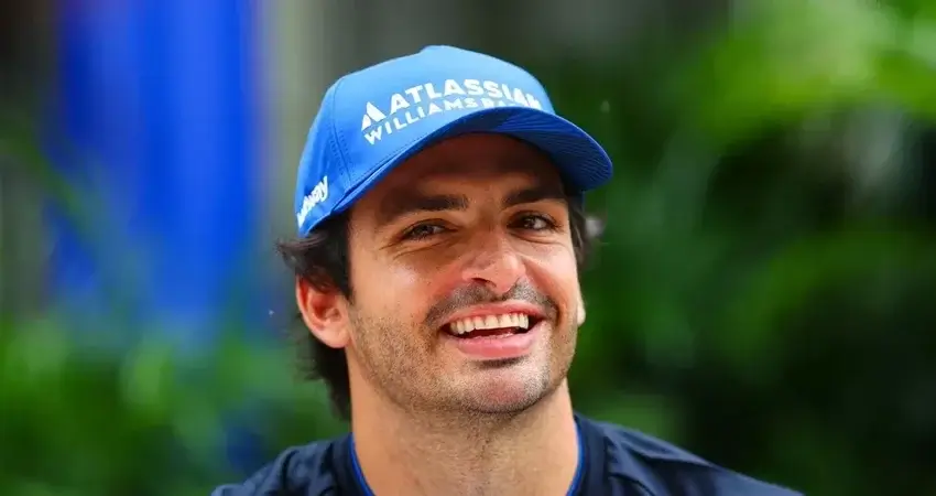 Команда Williams Formula 1 запустила свежую линейку мерчандайза