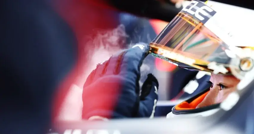 Комментарии гонщиков и команд после пятничных тренировок Гран-при Сингапура