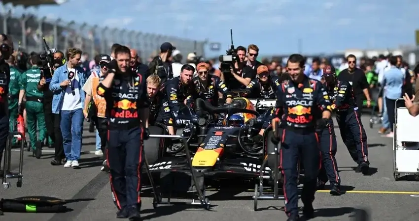 Скандал с лентой на Гран-при США: Red Bull под огнём критики