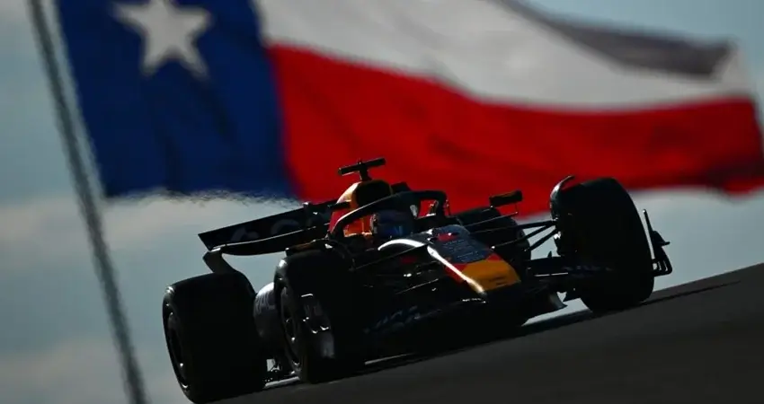 Техника.  В Остине RB21 выделяется экстремально низкой посадкой по сравнению с MCL39