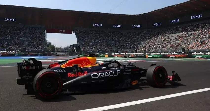 Арвид Линдблад впечатлил Red Bull на практике в Мексике