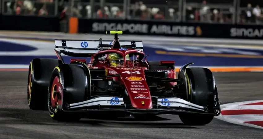 Льюис Хэмилтон на трассе Марина-Бэй: первые открытия в Ferrari