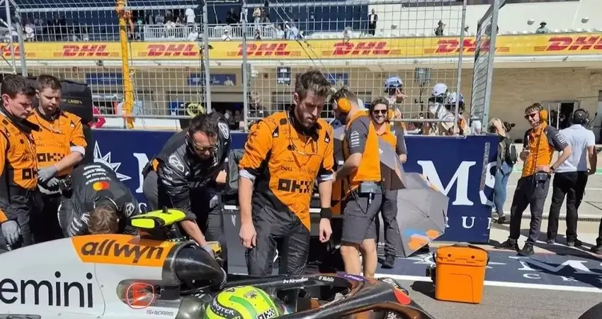 McLaren поддел Red Bull с посланием на трассе