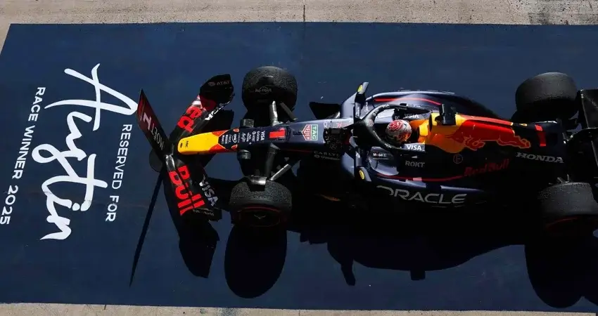 Red Bull усилит болид Ферстаппена для чемпионской гонки  