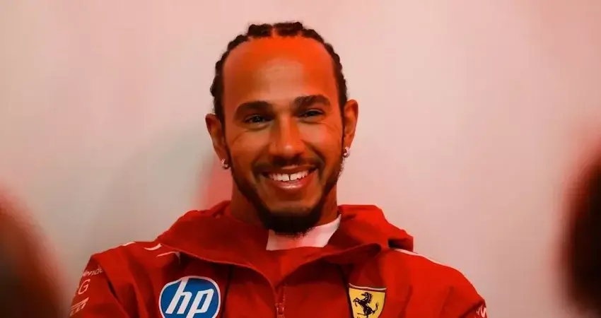 Хэмилтон представил блестящий «городской» шлем для Вегаса