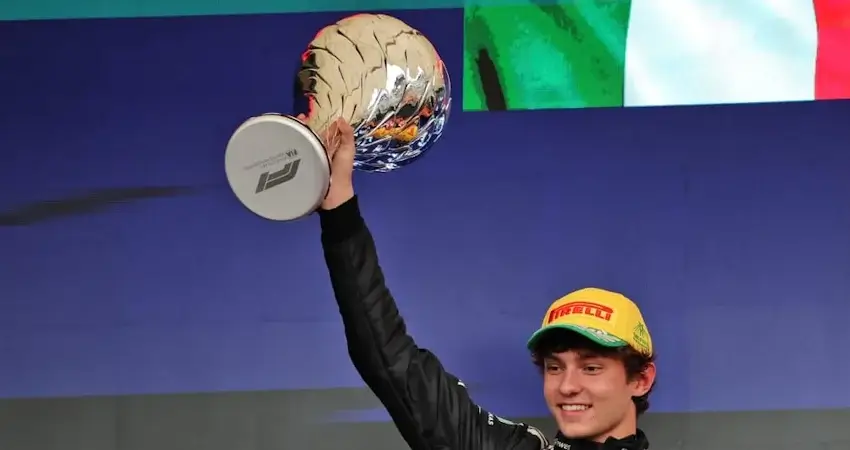 Антонелли становится лидером Мерседес?