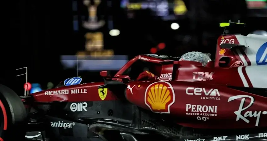 Льюис Хэмилтон впервые в карьере стартует последним по чистой скорости