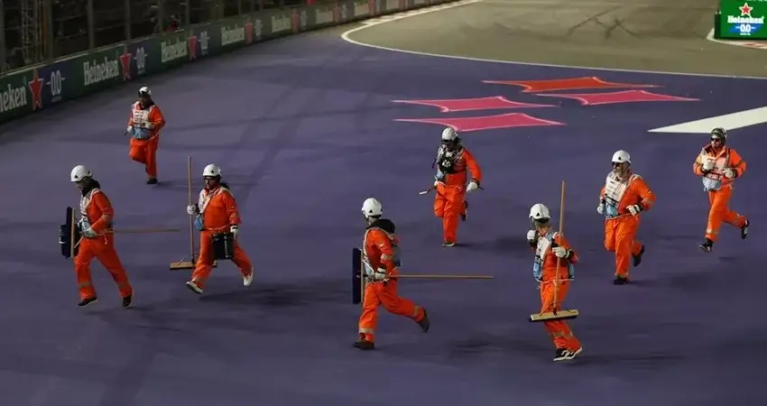 FIA оправдывает спорное вмешательство маршалов в Лас-Вегасе