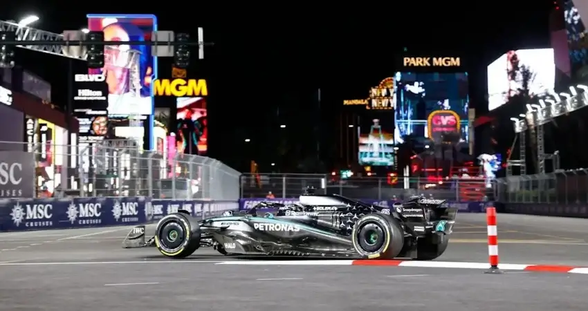 Mercedes под двойным расследованием