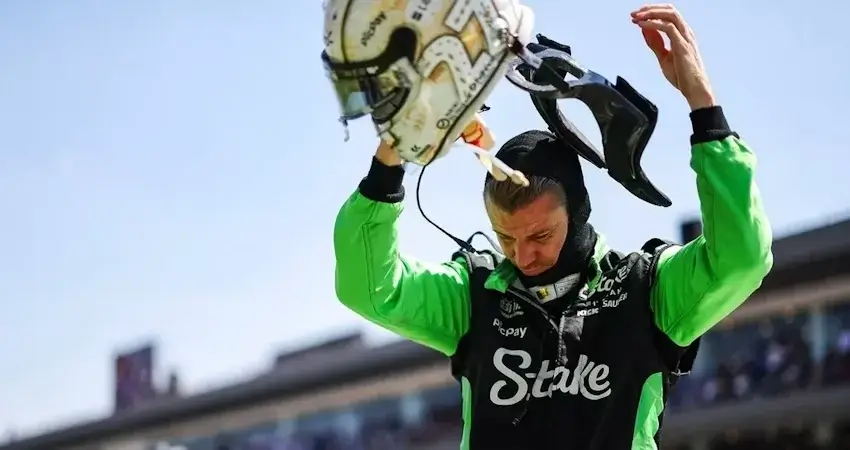 Нико Хюлькенберг выставит на аукцион шлем с Гран-при Мексики 2025