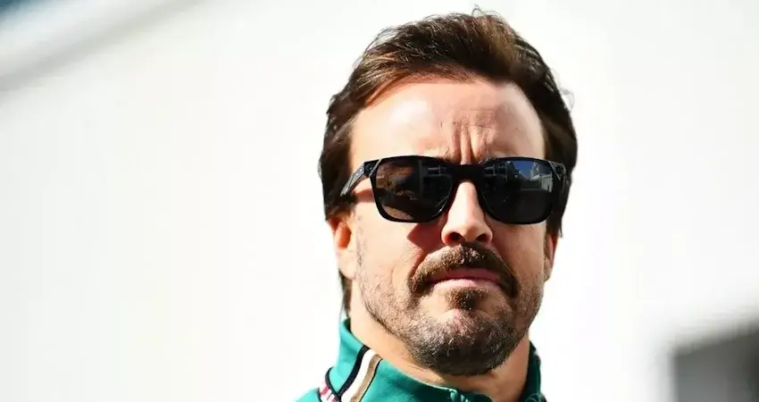 Фернандо Алонсо вывел на улицы Монако ультра-редкий Mercedes