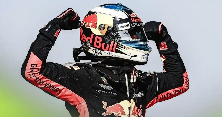 Даниэль Риккардо намекает на сенсационное возвращение в гонки