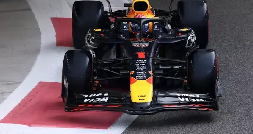 Жак Вильнёв: Red Bull не строит машины специально под Ферстаппена