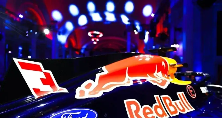 Ford отбивается от нападок: Cadillac ставит под сомнение роль «Голубого овала» в проекте Red Bull