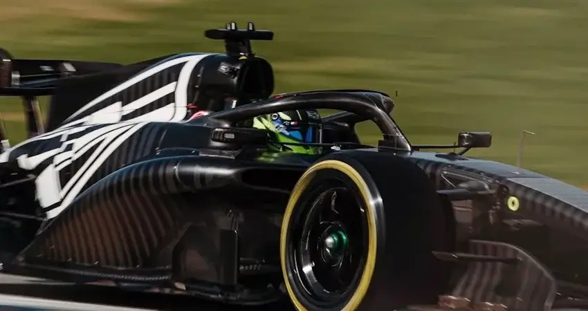 Cadillac F1 показала новую коллекцию мерча Tommy Hilfiger