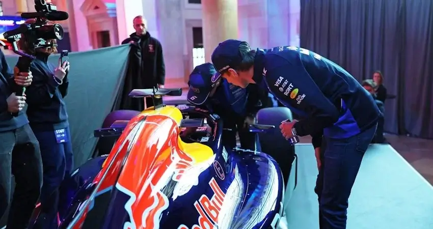 Секретные шоу-болиды Формулы-1: что рассматривал Ферстаппен на презентации Red Bull