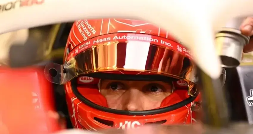 Эстебан Окон ответил на критику Аяо Комацу после неудачного сезона