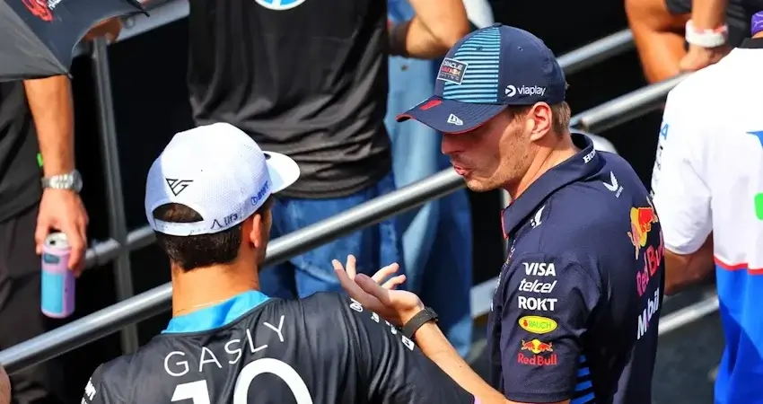 Гасли выслушал вердикт стюардов после инцидента с Ферстаппеном в Шанхае