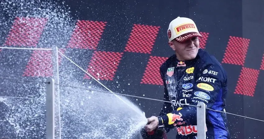 Как Red Bull Racing помог Исааку Хаджару «сохранить болид живым»