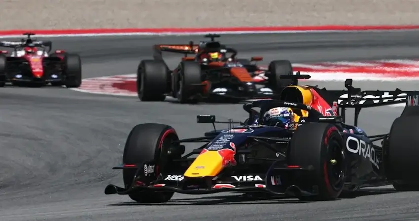Будущее Ферстаппена в Формуле-1 2026: Red Bull, Mercedes, McLaren или Ferrari?