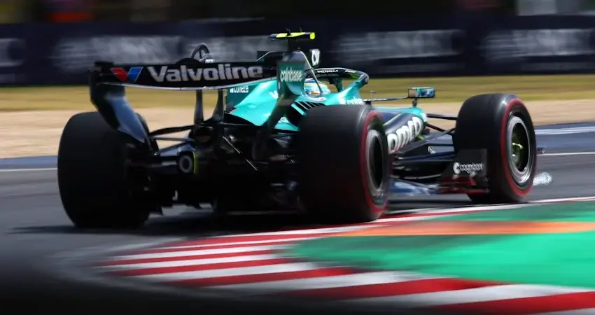 Обновлённая силовая установка Honda впервые выехала на AMR26 на Хунгароринге