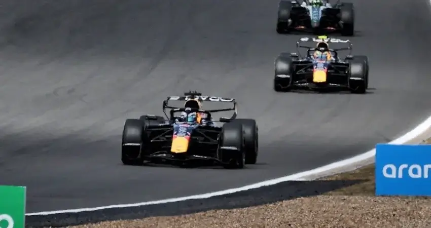 Опасное антикрыло Red Bull: две поломки Ферстаппена