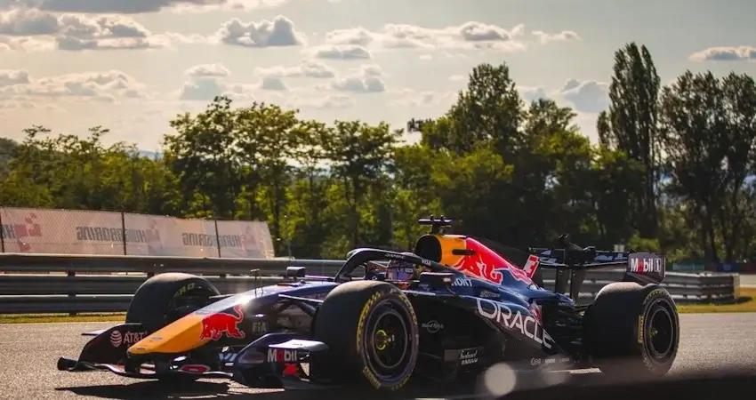 Red Bull теряет фирменные черты