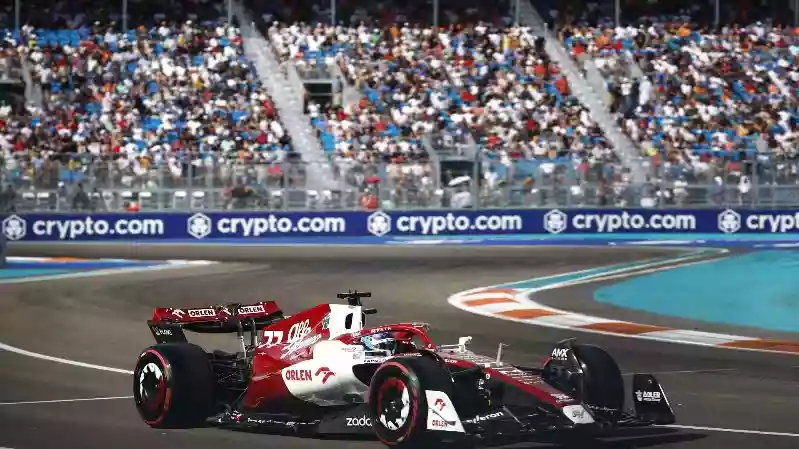 «Сейчас это странное чувство» — босс Alfa Romeo «более чем доволен» выступлением Валттери Боттаса в Майами..