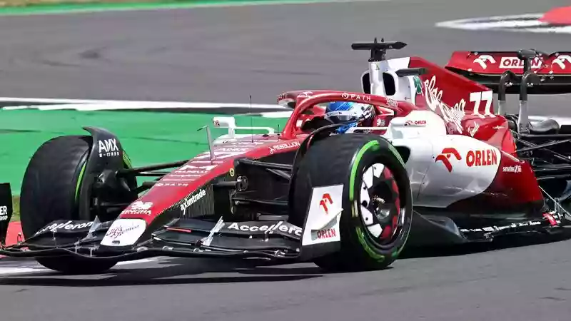 FP1: Боттас опередил Хэмилтона в первой тренировке в Сильверстоуне. Из-за дождя Стролл заканчивает сессию в гравии