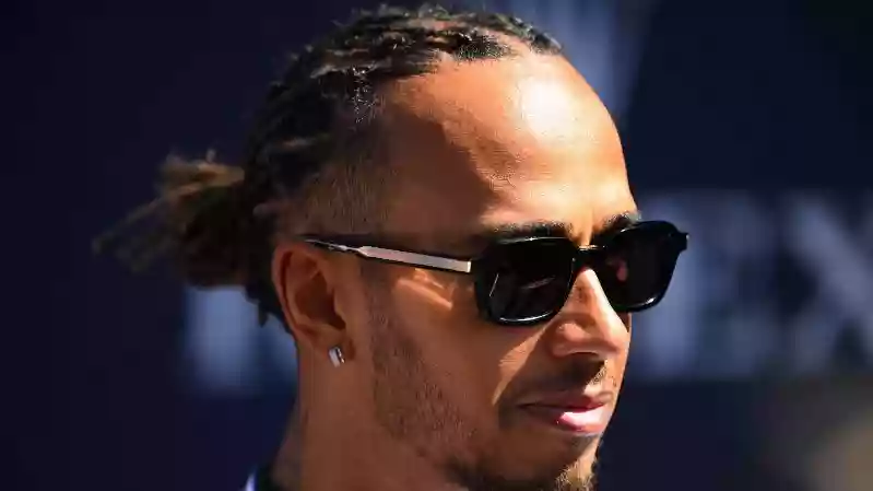 «Я потерял самообладание на секунду» - Льюис Хэмилтон извиняется перед Mercedes после резких замечаний во время Гран-при Нидерландов Формулы-1 2022 года.