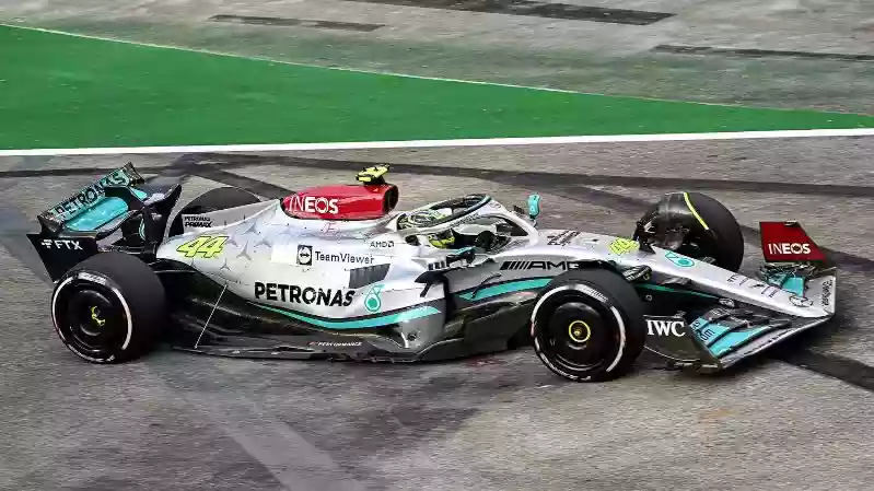 FP1: Хэмилтон опережает Ферстаппена на первой тренировке в Сингапуре