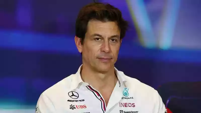 Кристиан Хорнер обвиняет босса Mercedes Тото Вольфа в том, что он заинтересован в личной выгоде.