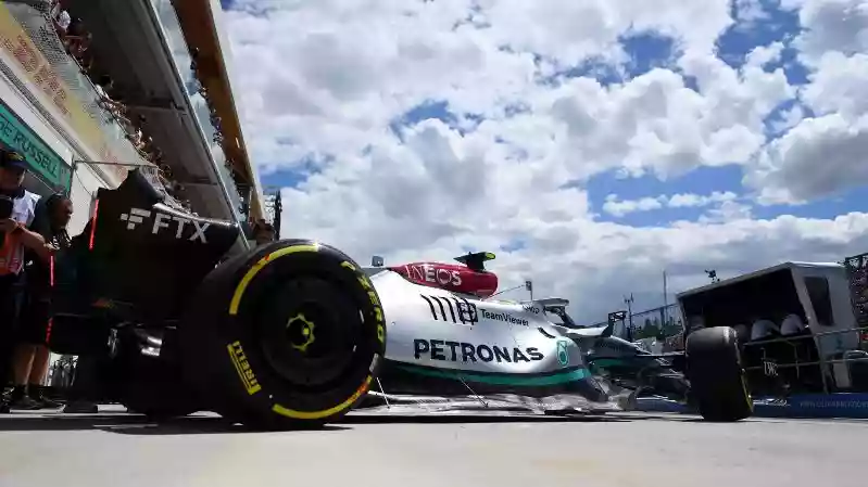 «Это была катастрофа» — Хэмилтон говорит, что Mercedes W13 стал хуже после экспериментальной пятницы в Монреале