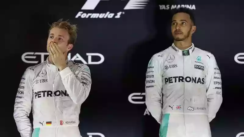 Джеймс Воулp раскрывает, что в 2014 году команда «Mercedes» создала документ с «правилами взаимодействия» для Льюиса Хэмилтона и Нико Росберга.