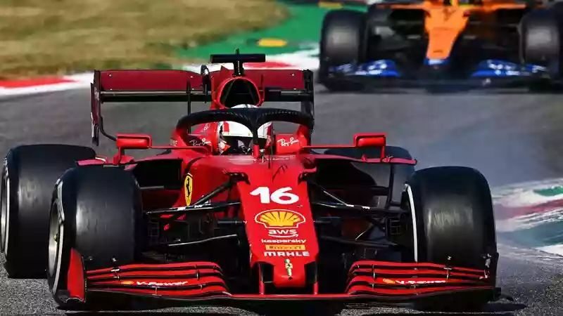 Леклерк уверен, что Ferrari сможет обойти McLaren на третьем месте ы кубке конструкторов.