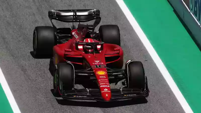 FP2: Леклерк опережает Рассела и Хэмилтона во второй тренировке