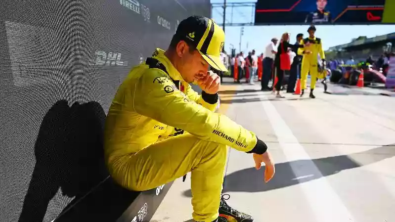 «Это позор», - Ferrari и Шарль Леклер ушли разочарованными после победы Макса Ферстаппена на Гран-при Италии Формулы-1.