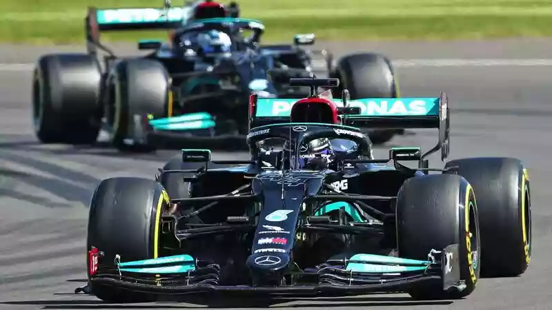 Победа Хэмилтона в Сильверстоуне "очень обнадеживает", говорят Mercedes, поскольку команда намекает на возможные будущие обновления .