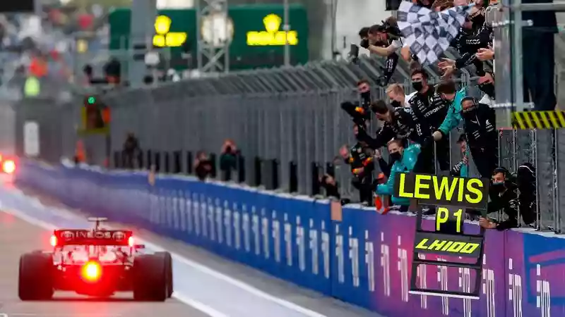 "Сногсшибательно" - босс Mercedes Вольф размышляет о Хэмилтоне, одержавшем 100 побед на Гран-при