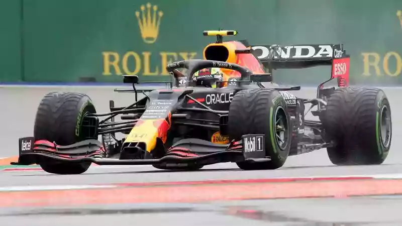 Перес говорит, что Red Bull опоздали на один круг в переходе на софт.