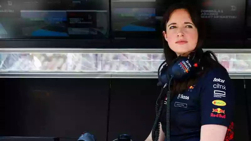 Руководитель отдела стратегии Red Bull Шмитц рассказывает, как команда организовала ответную победу Ферстаппена в Будапеште