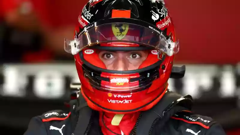 FP2: Сайнс уверенно опережает Леклера на второй тренировке в Сингапуре