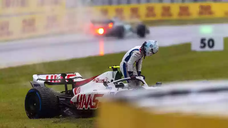 Шумахер объясняет свою аварию FP1, f Магнуссен наслаждается довольно хорошим днем после того, как занял 5-е место во второй практике